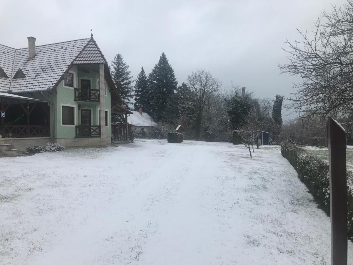 Balaton Garden Lägenhet Balatongyörök Exteriör bild