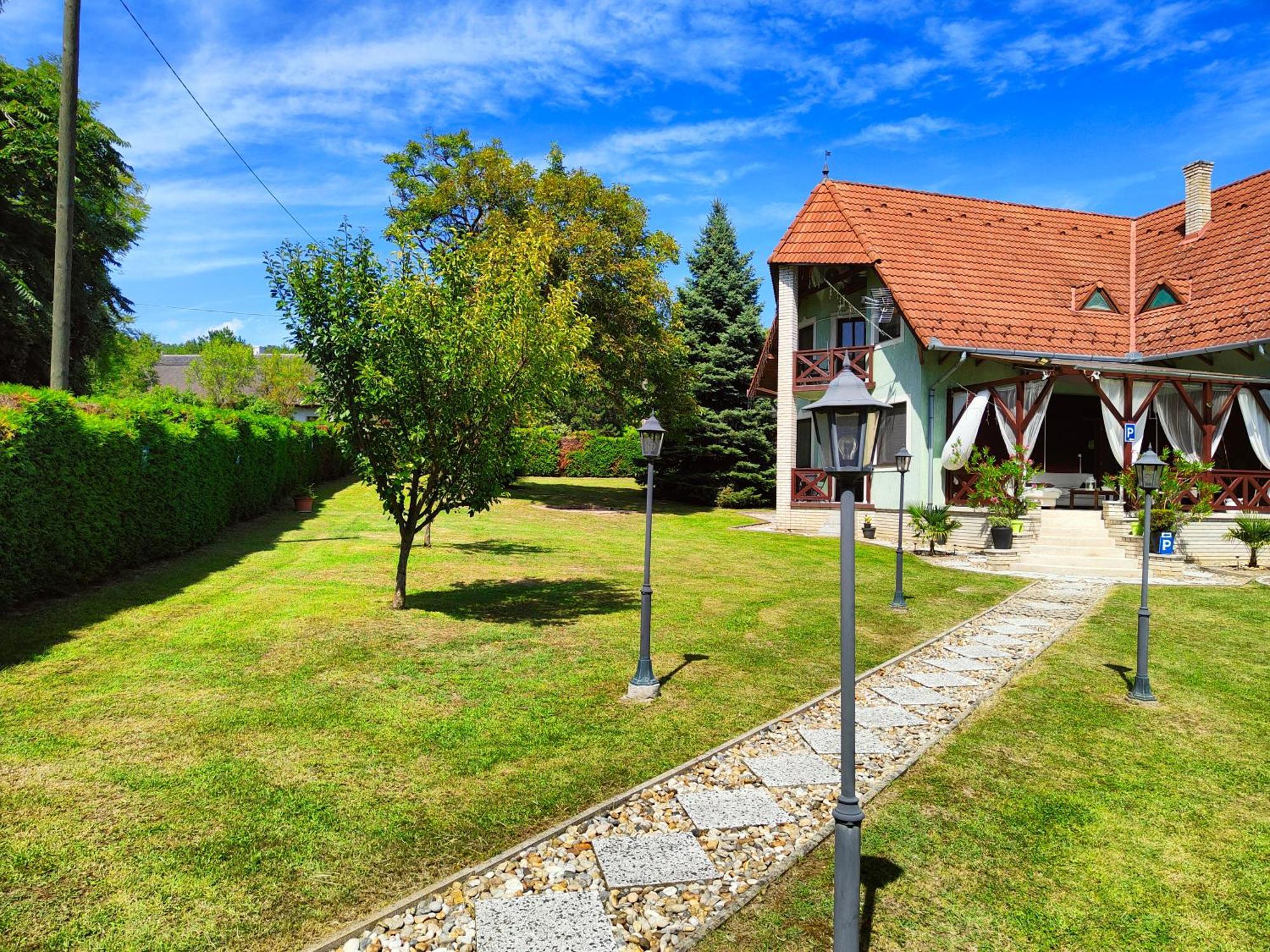 Balaton Garden Lägenhet Balatongyörök Exteriör bild